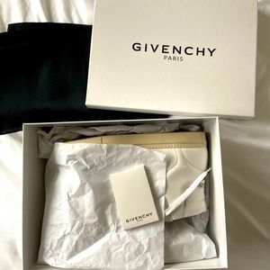 Authentic - Givenchy high top leather sneakers